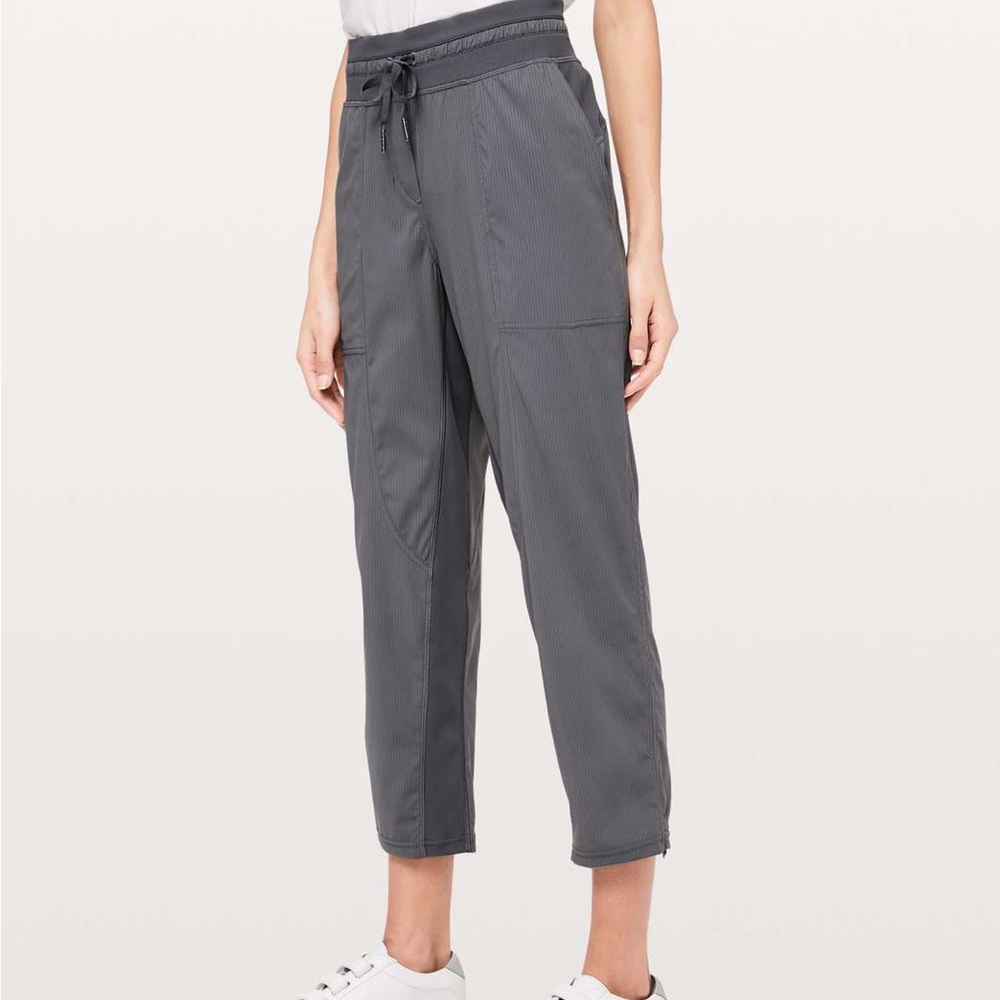 Lululemon Dance Studio Crop